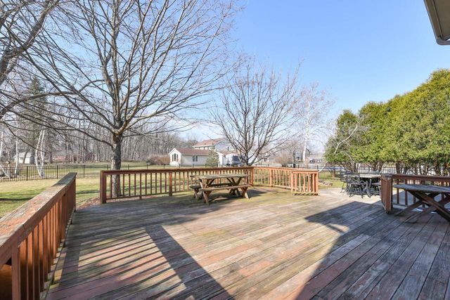 W176S8429 Clearbrook DRIVE, Muskego, WI 53150