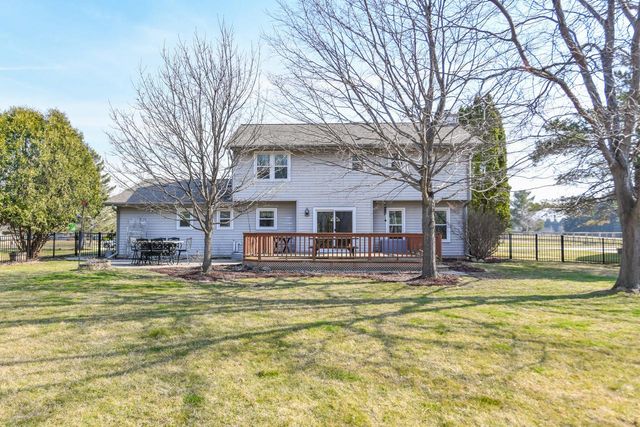 W176S8429 Clearbrook DRIVE, Muskego, WI 53150