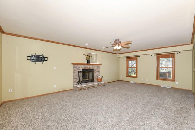 W176S8429 Clearbrook DRIVE, Muskego, WI 53150