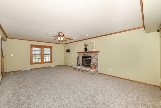 W176S8429 Clearbrook DRIVE, Muskego, WI 53150