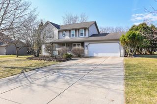 W176S8429 Clearbrook DRIVE, Muskego, WI 53150