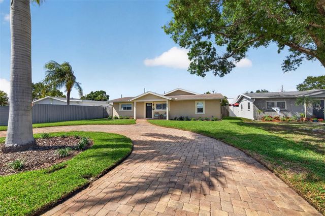 413 43RD AVENUE NE, St Petersburg, FL 33703