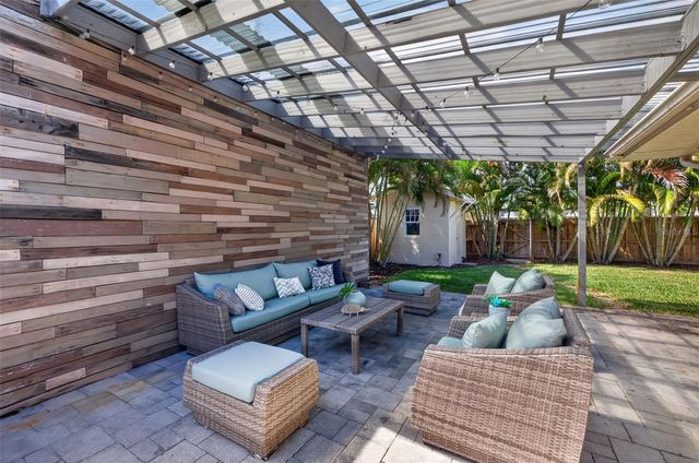 413 43RD AVENUE NE, St Petersburg, FL 33703