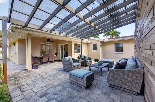413 43RD AVENUE NE, St Petersburg, FL 33703