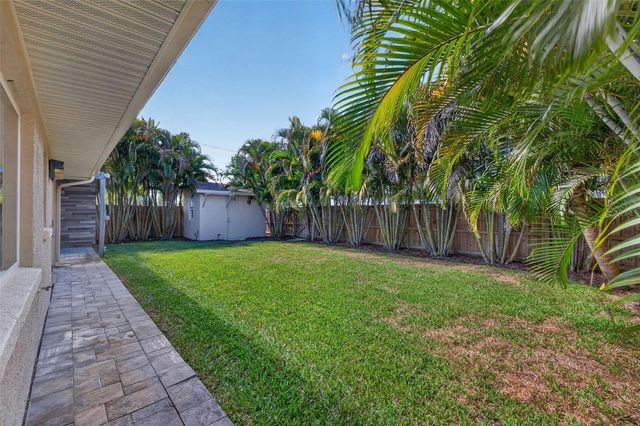 413 43RD AVENUE NE, St Petersburg, FL 33703
