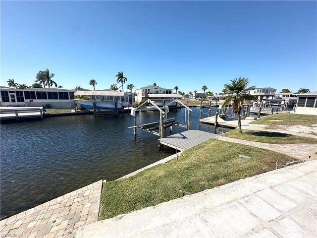 17700 Peppard DR, Fort Myers Beach, FL 33931