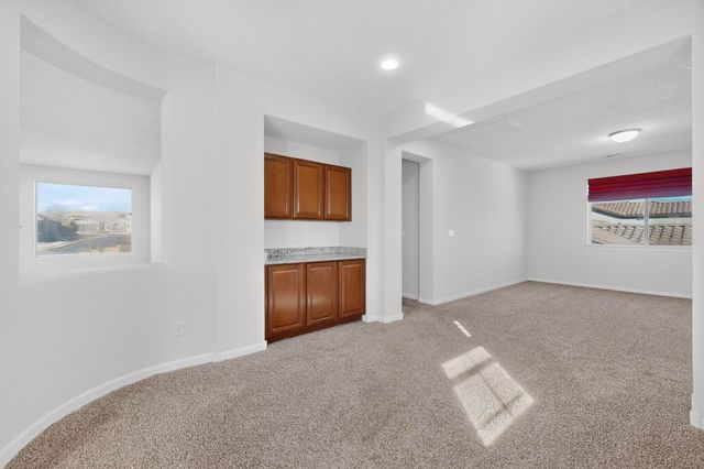 612 Sierra Verde Way NE, Rio Rancho, NM 87124