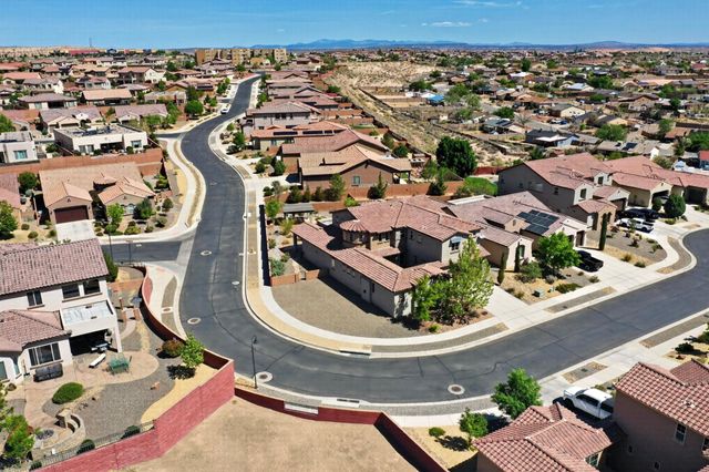 612 Sierra Verde Way NE, Rio Rancho, NM 87124