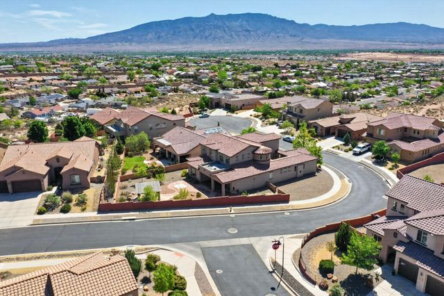 612 Sierra Verde Way NE, Rio Rancho, NM 87124