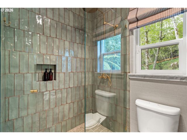 17146 Mountain Dr Ln, Brookings, OR 97415