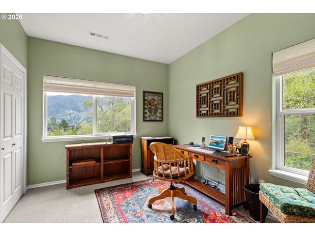 17146 Mountain Dr Ln, Brookings, OR 97415