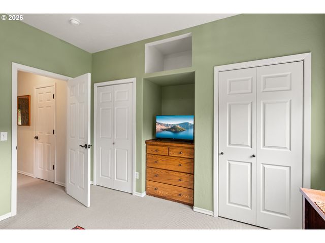 17146 Mountain Dr Ln, Brookings, OR 97415