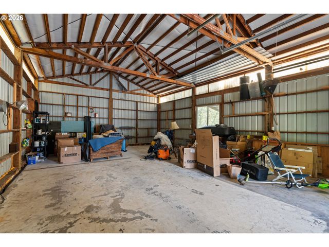17146 Mountain Dr Ln, Brookings, OR 97415