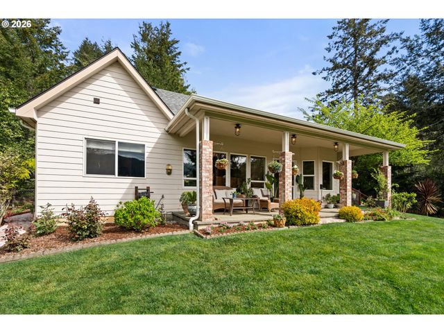 17146 Mountain Dr Ln, Brookings, OR 97415