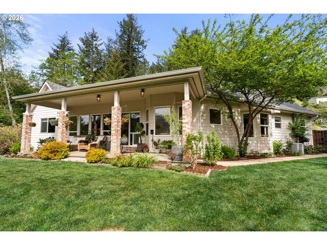 17146 Mountain Dr Ln, Brookings, OR 97415
