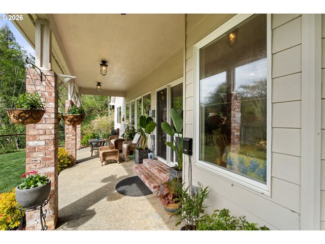 17146 Mountain Dr Ln, Brookings, OR 97415