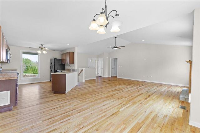 636 Boxwoodgreen DR, Wirtz, VA 24184