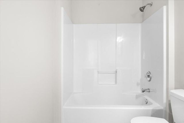 636 Boxwoodgreen DR, Wirtz, VA 24184