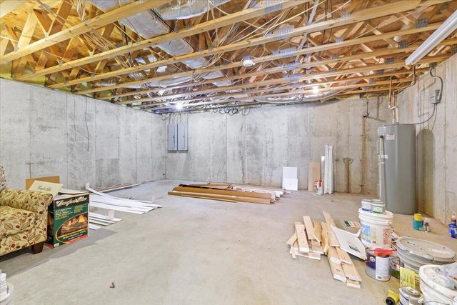 636 Boxwoodgreen DR, Wirtz, VA 24184