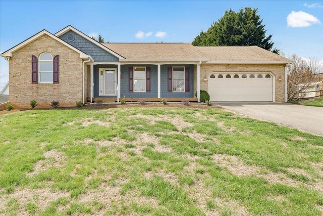 636 Boxwoodgreen DR, Wirtz, VA 24184