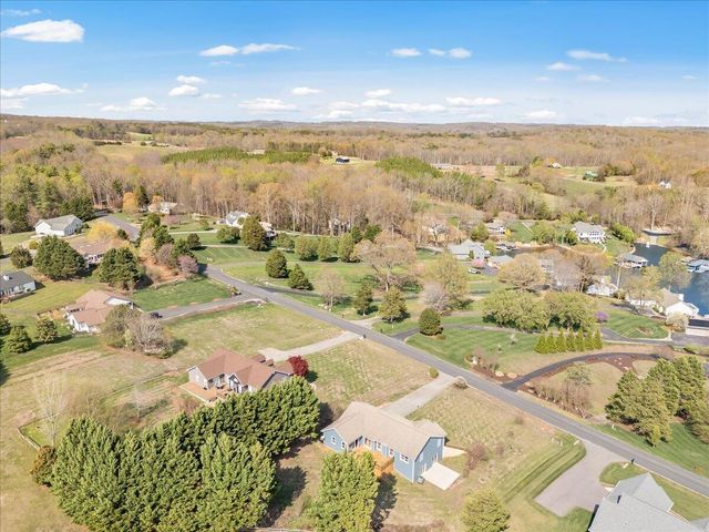 636 Boxwoodgreen DR, Wirtz, VA 24184