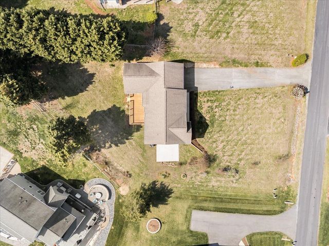 636 Boxwoodgreen DR, Wirtz, VA 24184