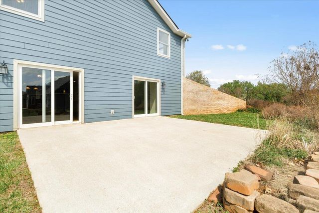 636 Boxwoodgreen DR, Wirtz, VA 24184