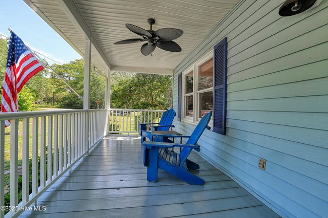 712 Longleaf Drive, Southport, NC 28461
