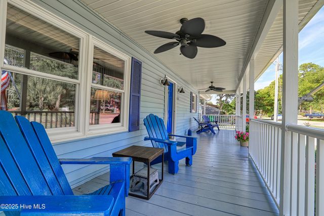 712 Longleaf Drive, Southport, NC 28461