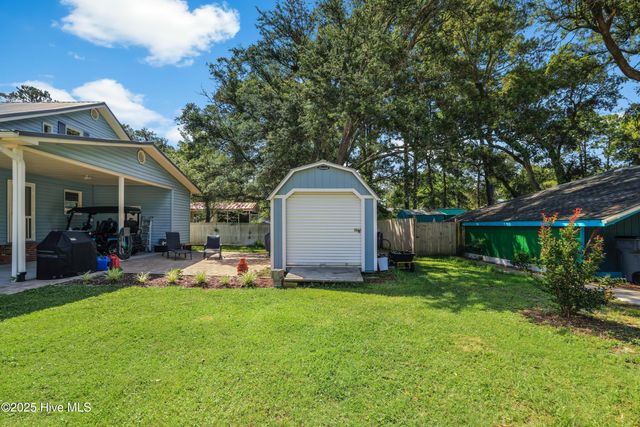 712 Longleaf Drive, Southport, NC 28461