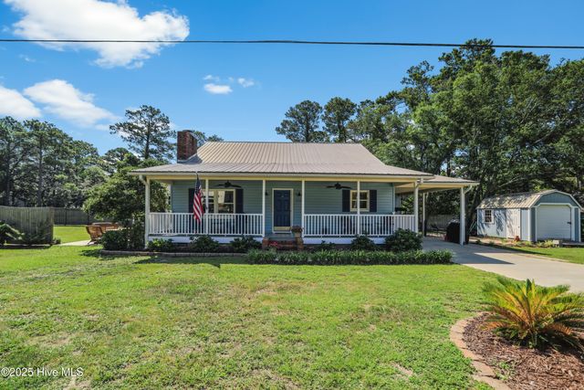 712 Longleaf Drive, Southport, NC 28461