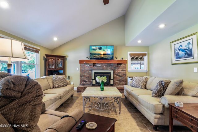 712 Longleaf Drive, Southport, NC 28461