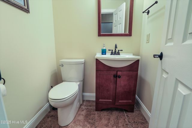 712 Longleaf Drive, Southport, NC 28461