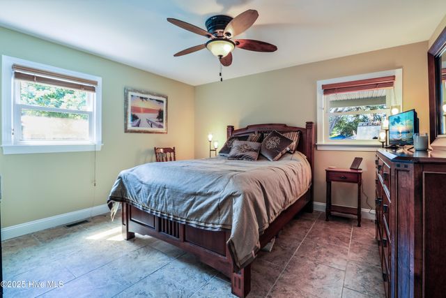 712 Longleaf Drive, Southport, NC 28461