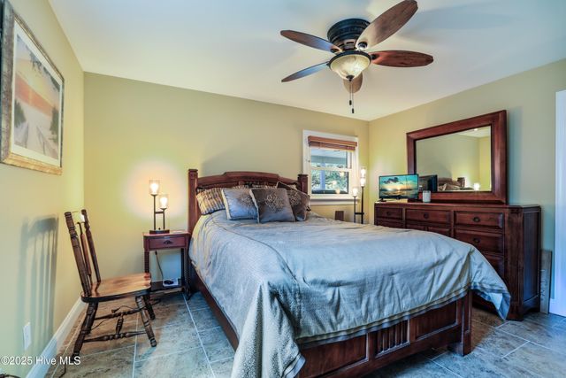 712 Longleaf Drive, Southport, NC 28461