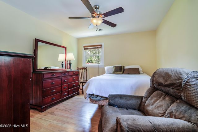 712 Longleaf Drive, Southport, NC 28461