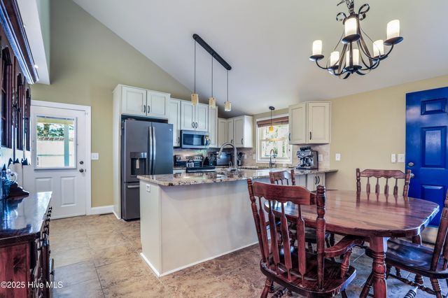 712 Longleaf Drive, Southport, NC 28461