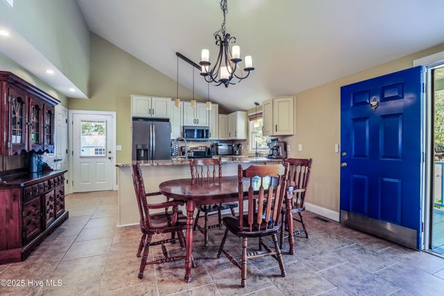 712 Longleaf Drive, Southport, NC 28461