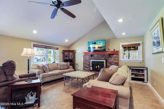 712 Longleaf Drive, Southport, NC 28461