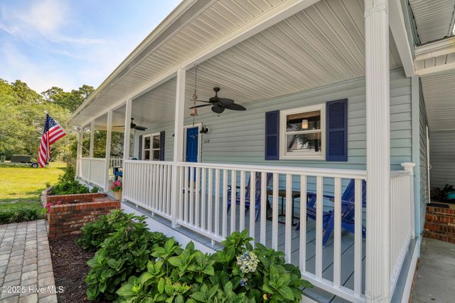 712 Longleaf Drive, Southport, NC 28461