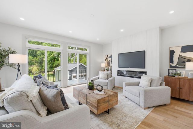 3220 CLAYBORNE AVE, Alexandria, VA 22306