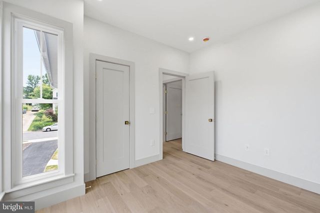 3220 CLAYBORNE AVE, Alexandria, VA 22306