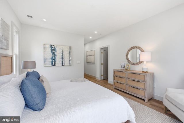 3220 CLAYBORNE AVE, Alexandria, VA 22306