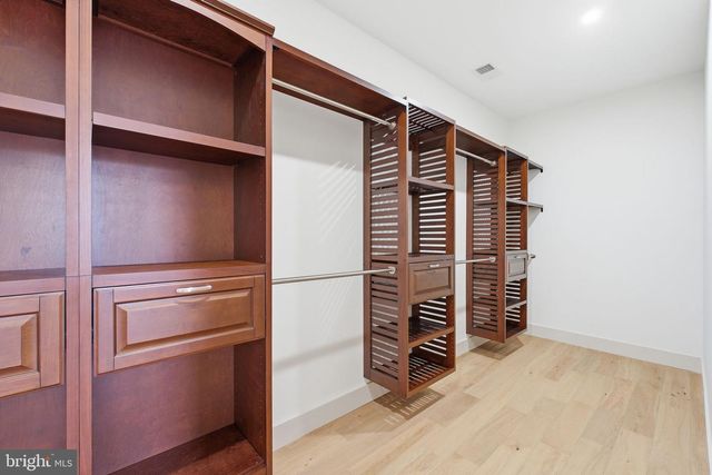 3220 CLAYBORNE AVE, Alexandria, VA 22306