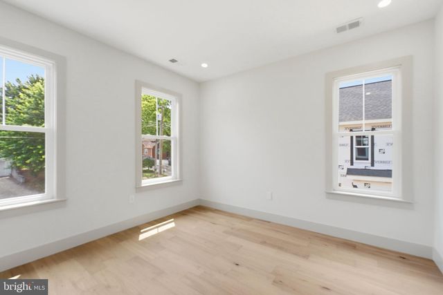 3220 CLAYBORNE AVE, Alexandria, VA 22306