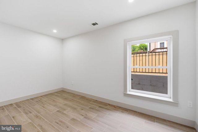 3220 CLAYBORNE AVE, Alexandria, VA 22306