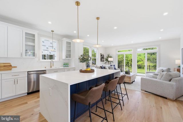 3220 CLAYBORNE AVE, Alexandria, VA 22306