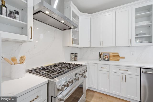 3220 CLAYBORNE AVE, Alexandria, VA 22306