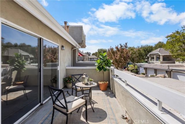 26127 Mcbean Parkway 35, Valencia, CA 91355