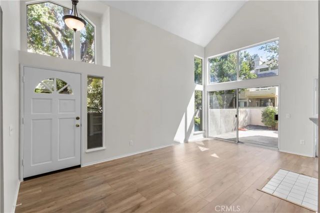 26127 Mcbean Parkway 35, Valencia, CA 91355